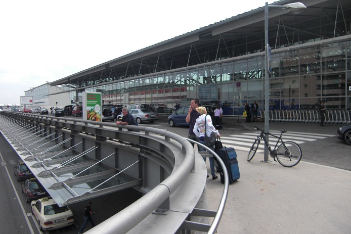 Flughafen Stuttgart Abflug Ankunft Flüge Reisen Urlaub, Airport Flight Arrival Departure 